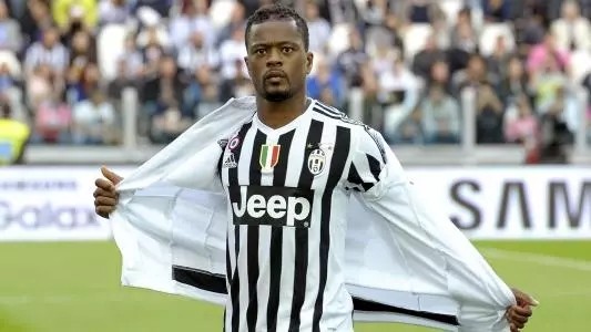  曼城旧将弑旧主，斯特林助攻+造点击溃老东家  