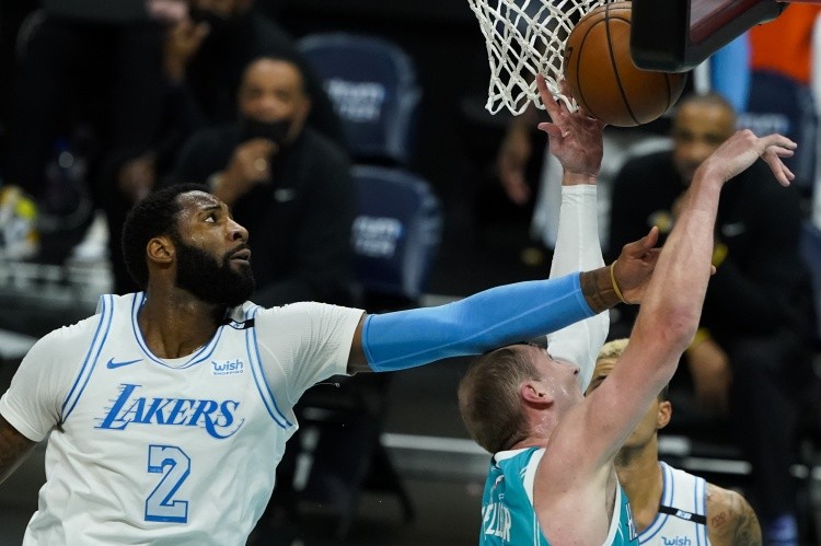  黄蜂新帅克利福德启用三塔阵容  